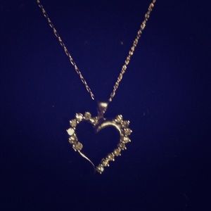 ~14k White Gold Diamond ❤️ Pendant~