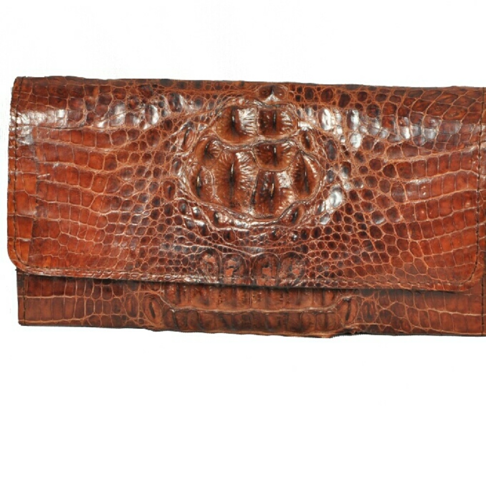 Hornback crocodile clutch
