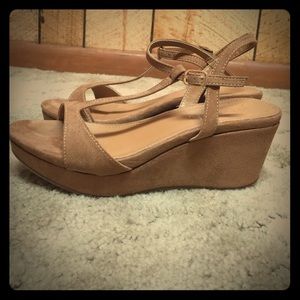 Camel colored boutique sandal