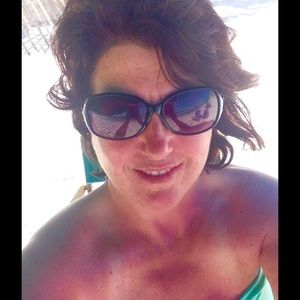 Meet your Posher, Christy