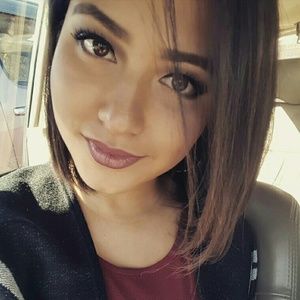 Meet your Posher, Raquel