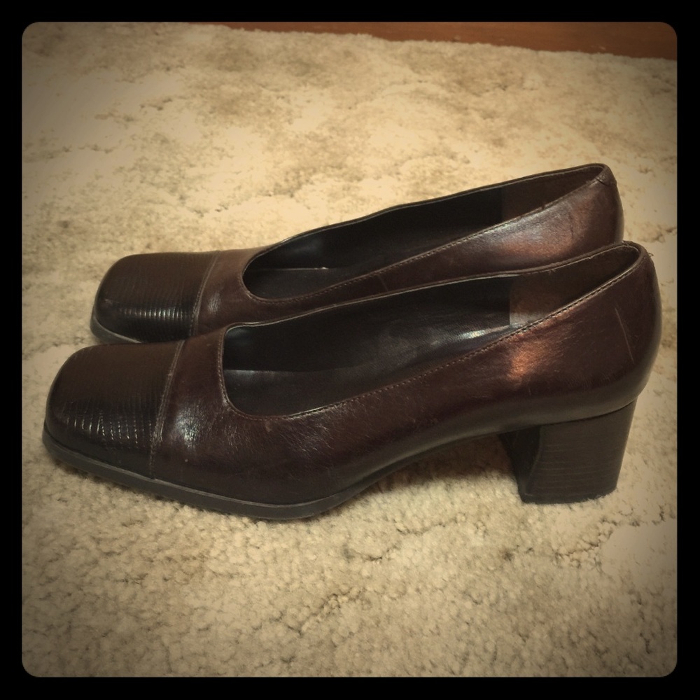 Brown dress shoes