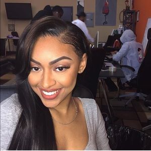 Meet your Posher, Olivia