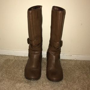 Brown boots