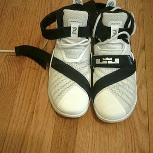 LeBrons Soldier 9s