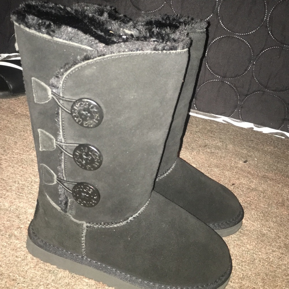 black ugg boots