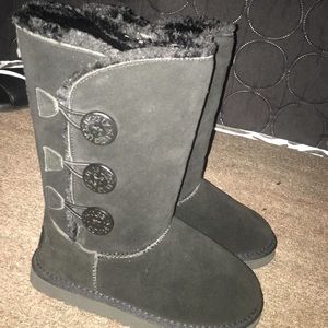 black ugg boots