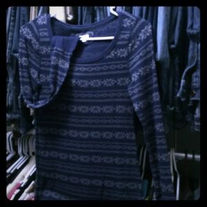 EUC navy thermal w/ light gray snowflake print