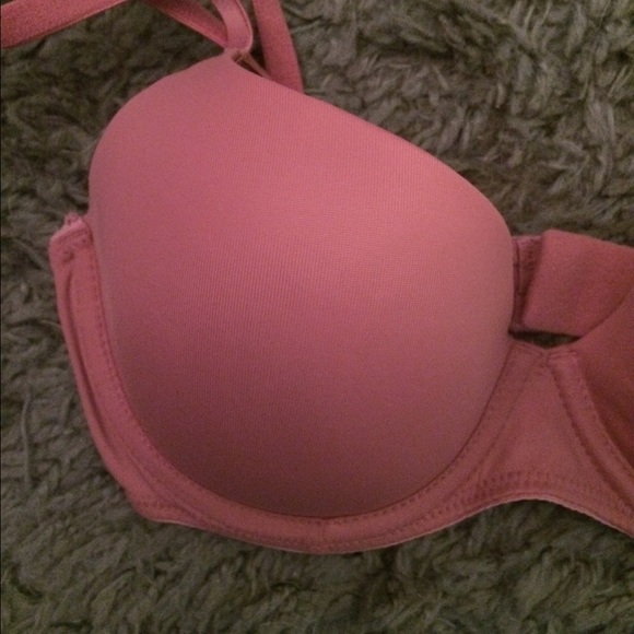NWOT Victoria Secret Pink Bra. Size 32C - Picture 2 of 3