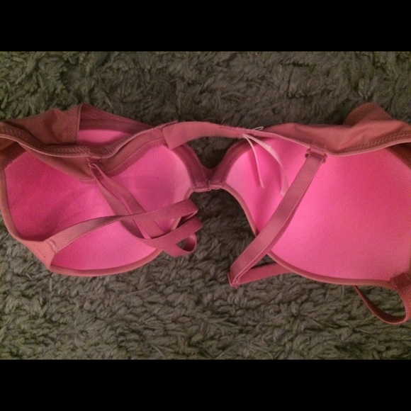 NWOT Victoria Secret Pink Bra. Size 32C - Picture 3 of 3