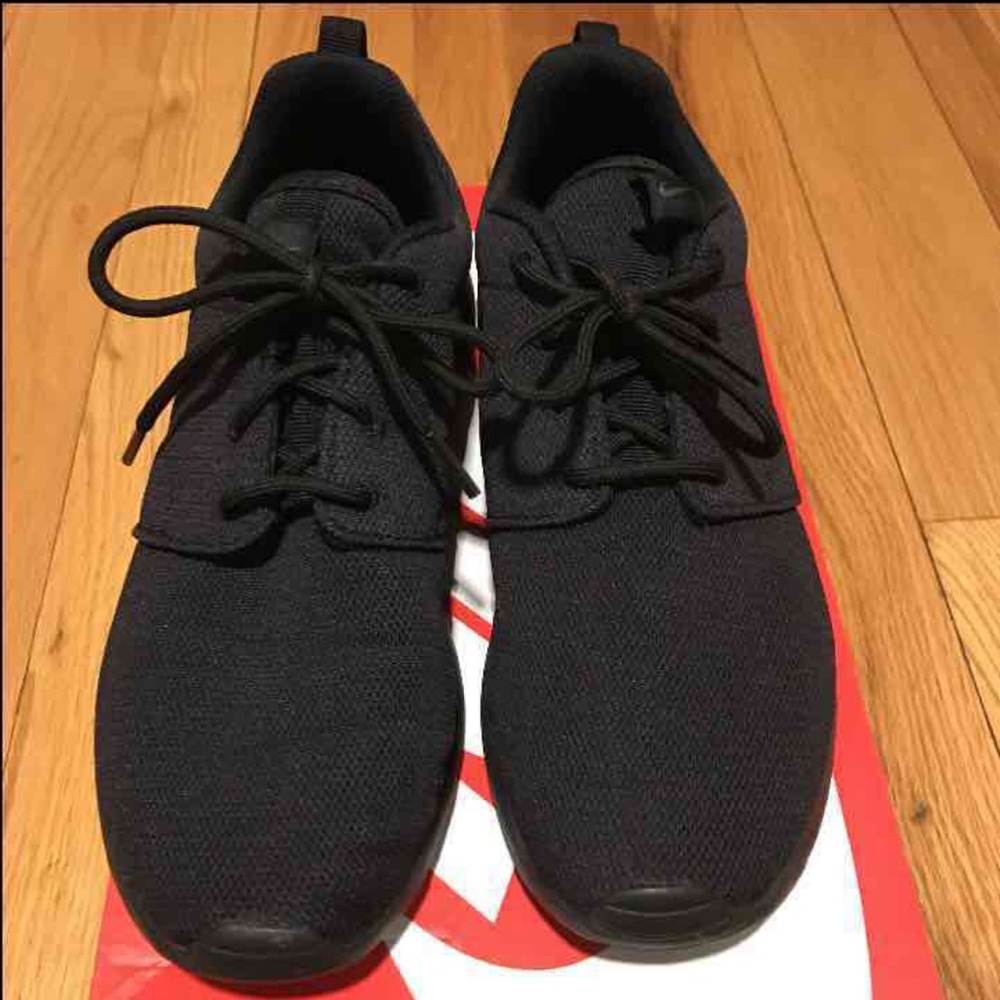 ❌❌SOLD❌❌ Nike Roshe One Black