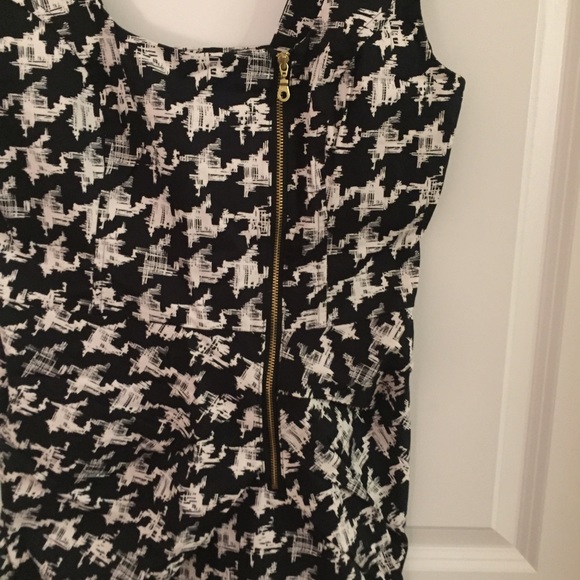 H&M Houndstooth Dress - Picture 2 of 4