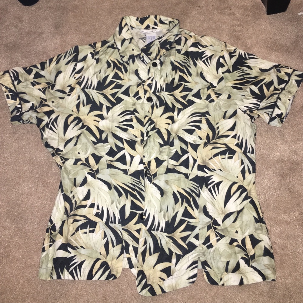 Vintage collared button up Hawaiian shirt 🌴✨