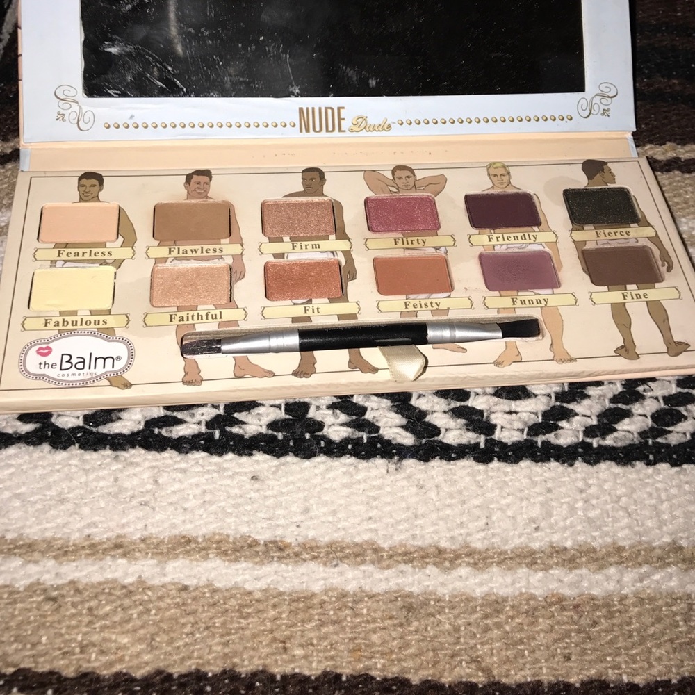 Eyeshadow palettes - Picture 2 of 4
