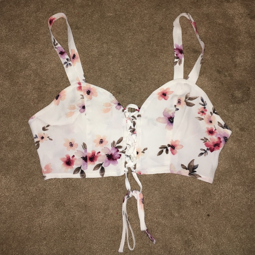 Forever 21 never worn Lacey Floral Crop Top