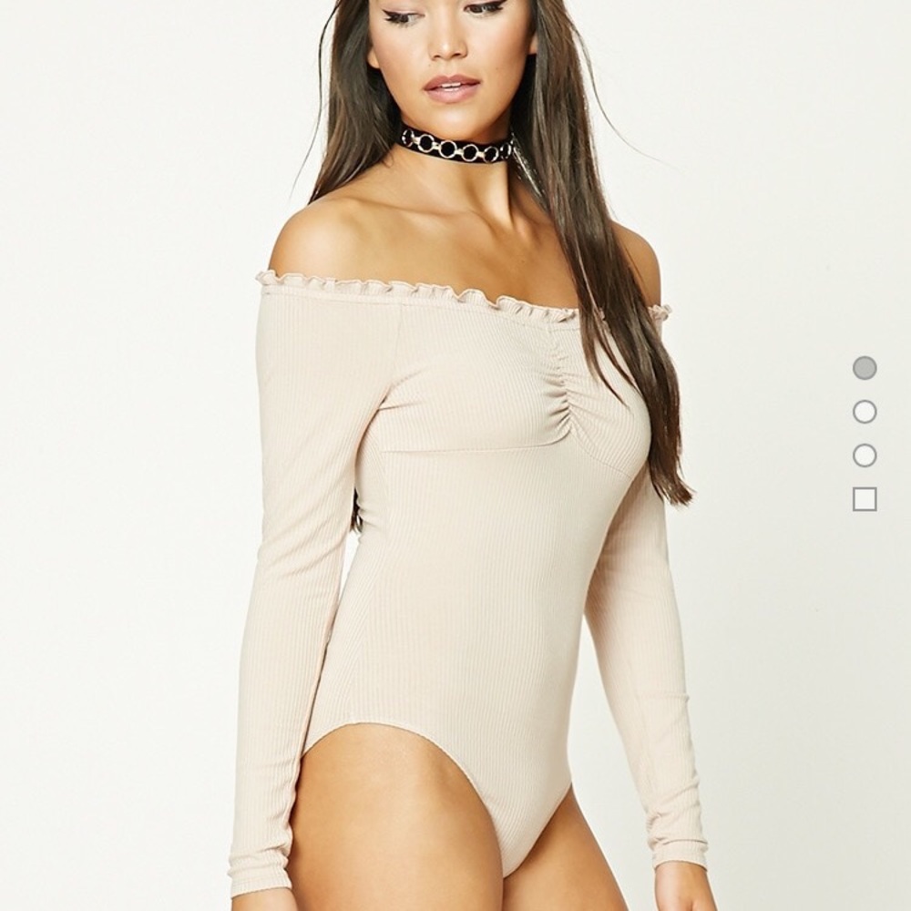 Forever 21 Taupe Ruffle Sleeve Bodysuit Small