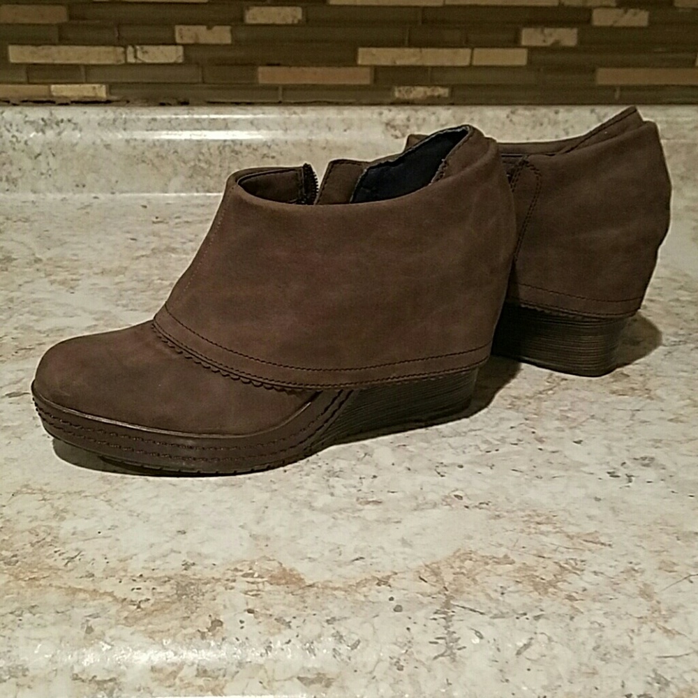 FLASH SALE Adorable Suede Booties