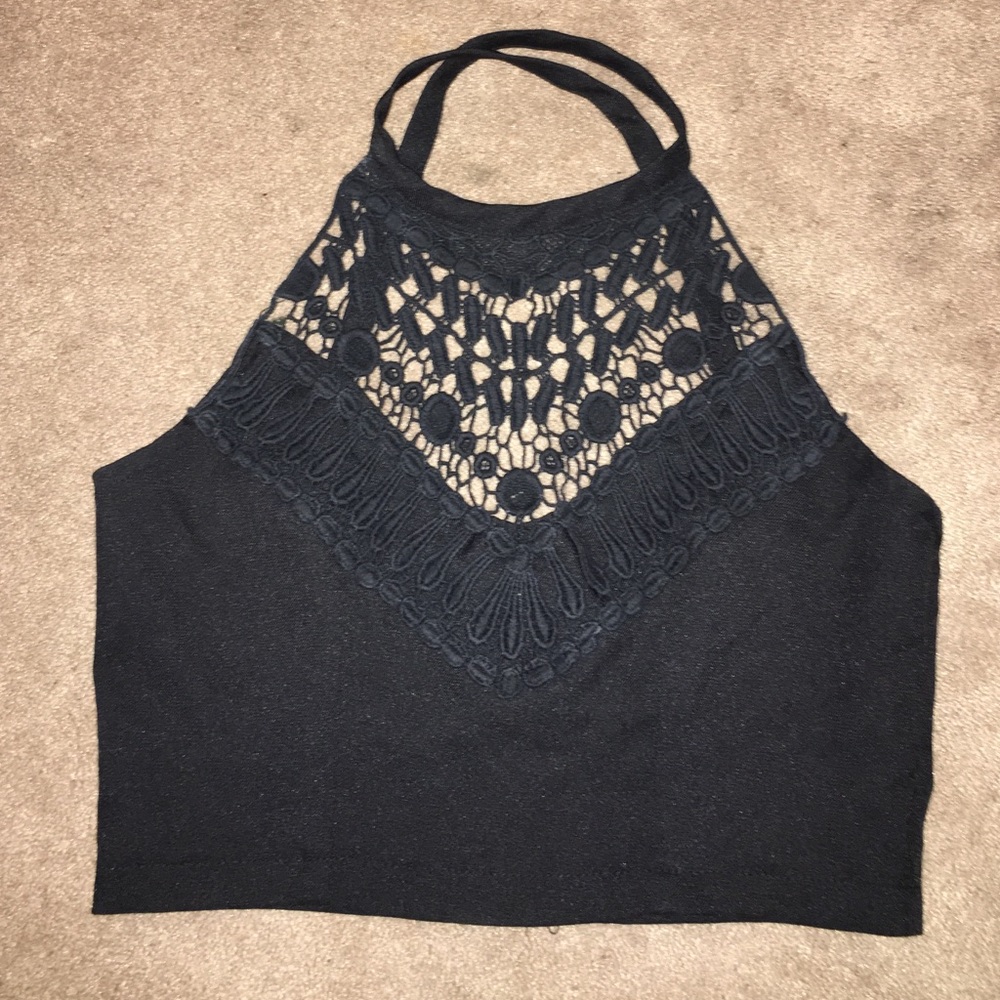 LF black laced crop top 🖤