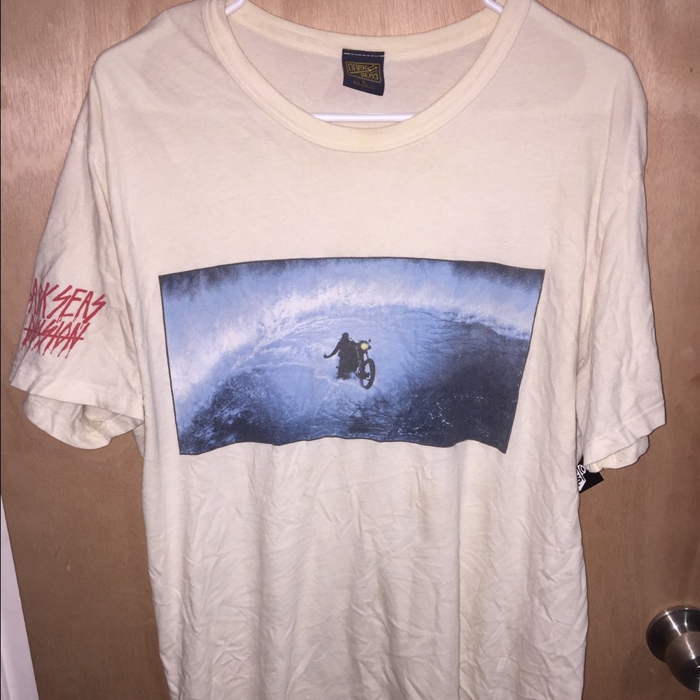Dark seas division tee. Size : L