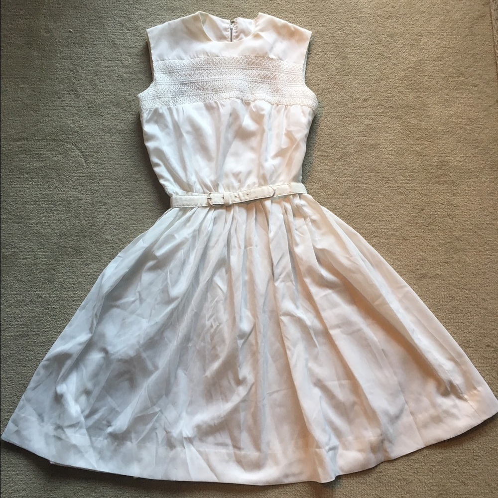 ✨1960s White Crepe Summer Dress✨