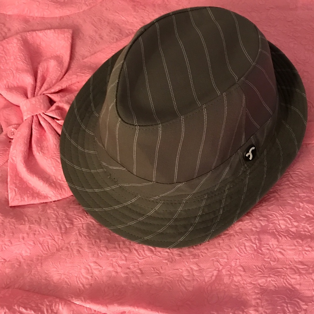 Cafe Del Mar Ocho Gray with Stripes Hat
