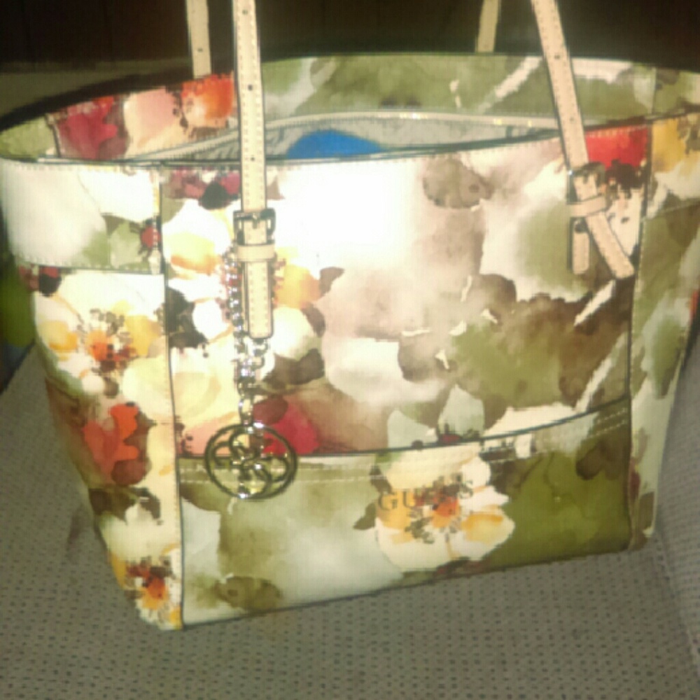 Guess floral tote