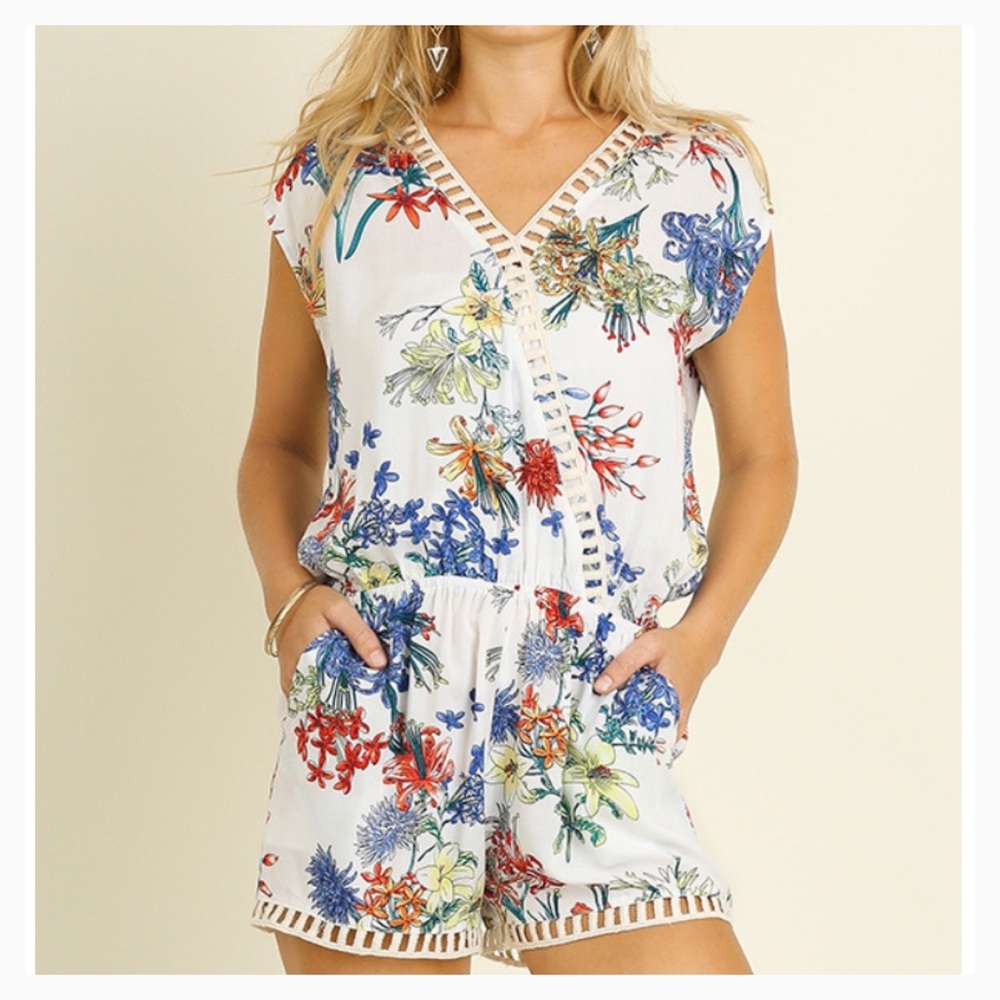 H/P 6/20!! 💖 Floral Print Romper 💖