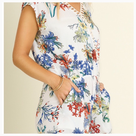 H/P 6/20!! 💖 Floral Print Romper 💖 - Picture 2 of 3