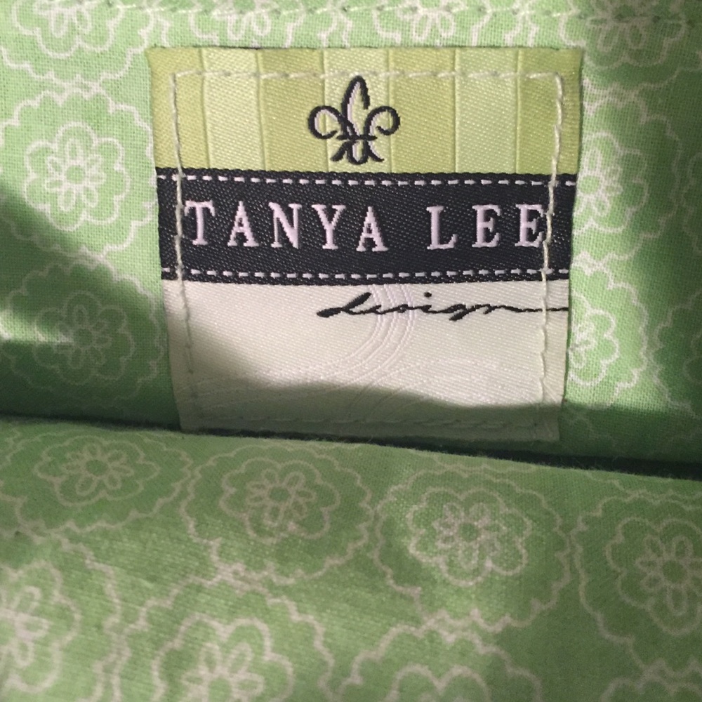 Small patterned purse - Picture 3 of 3