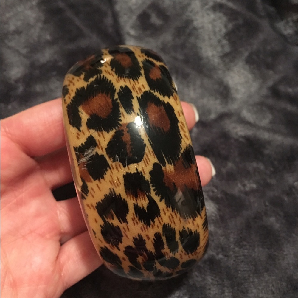 💕Lepoard Pattern Bangle 💕 - Picture 2 of 2