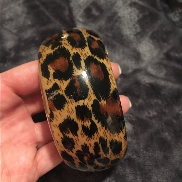 💕Lepoard Pattern Bangle 💕 - Picture 2 of 2