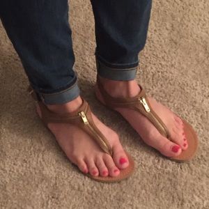 Zigi Soho tan flat sandals Women's 6.5