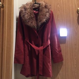 Jacket with fur detachable neck