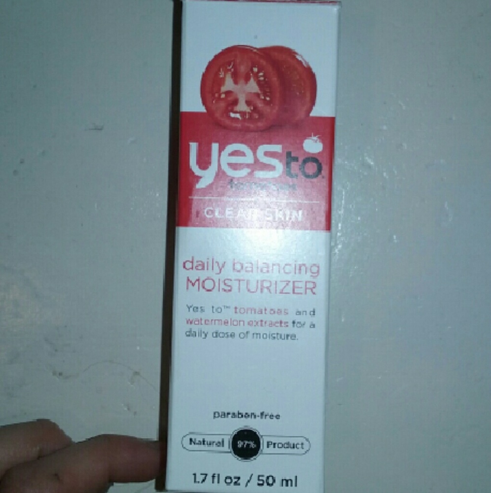 Yes to Tomatoes face lotion
