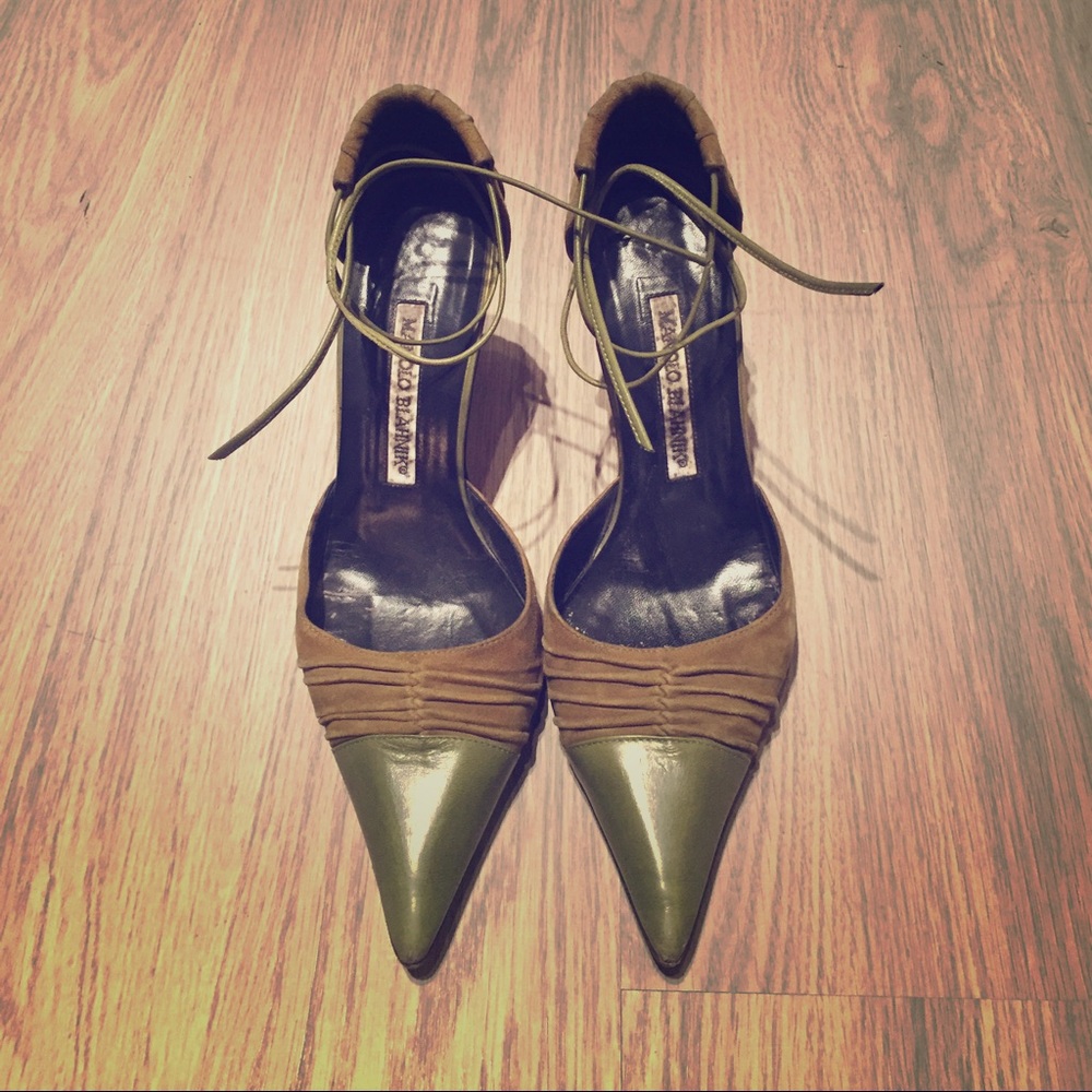 SOLD - MANOLO BLAHNIK - Vintage green suede pump