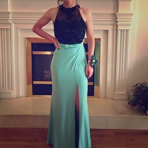 Size 2 Mac Duggal prom dress. Aqua/black.