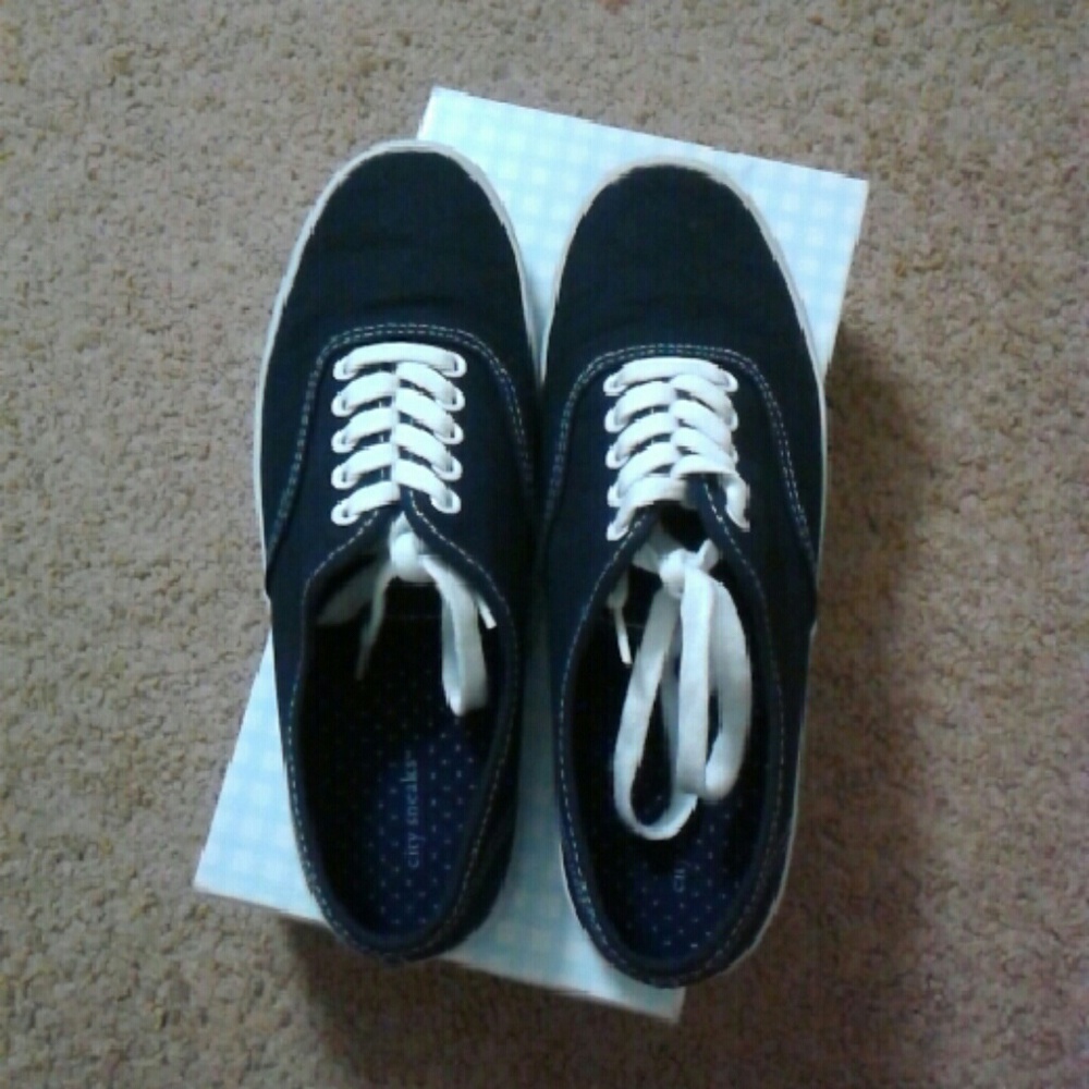 City sneaks