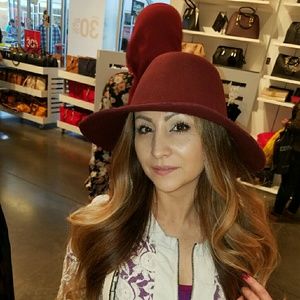 Meet your Posher, Norma