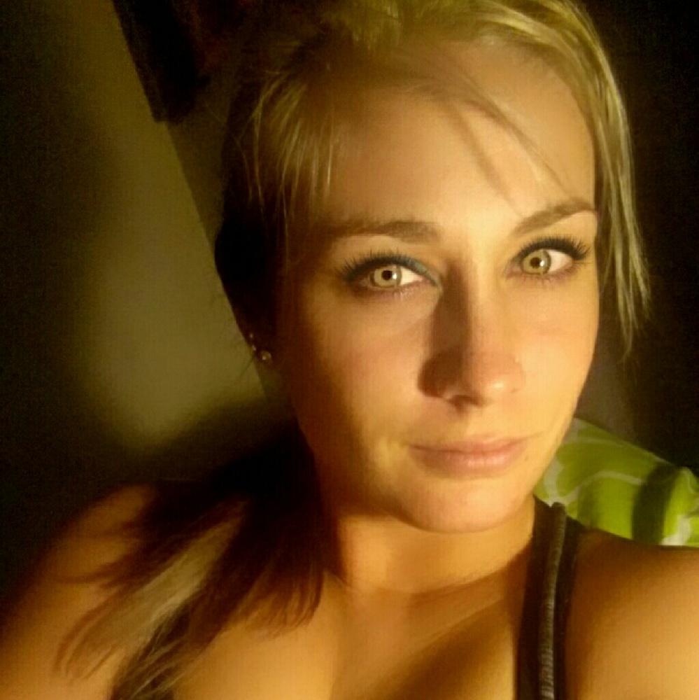 Meet your Posher, Makayla