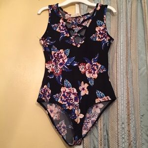 🎉🎀 Bodysuit 🎀🎉