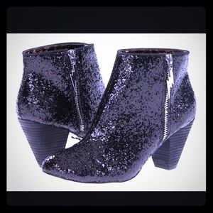 Betsey Johnson Glitter Ankle Boots ⚡️⚡️