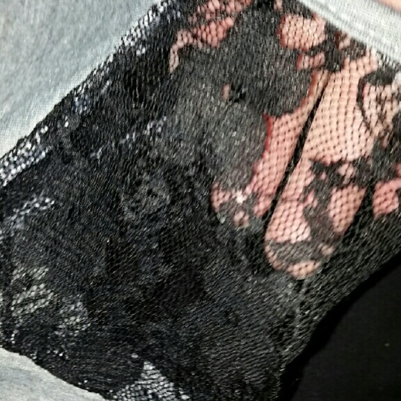 Gray Lace Skull Tee fits Size S-M - Picture 2 of 4