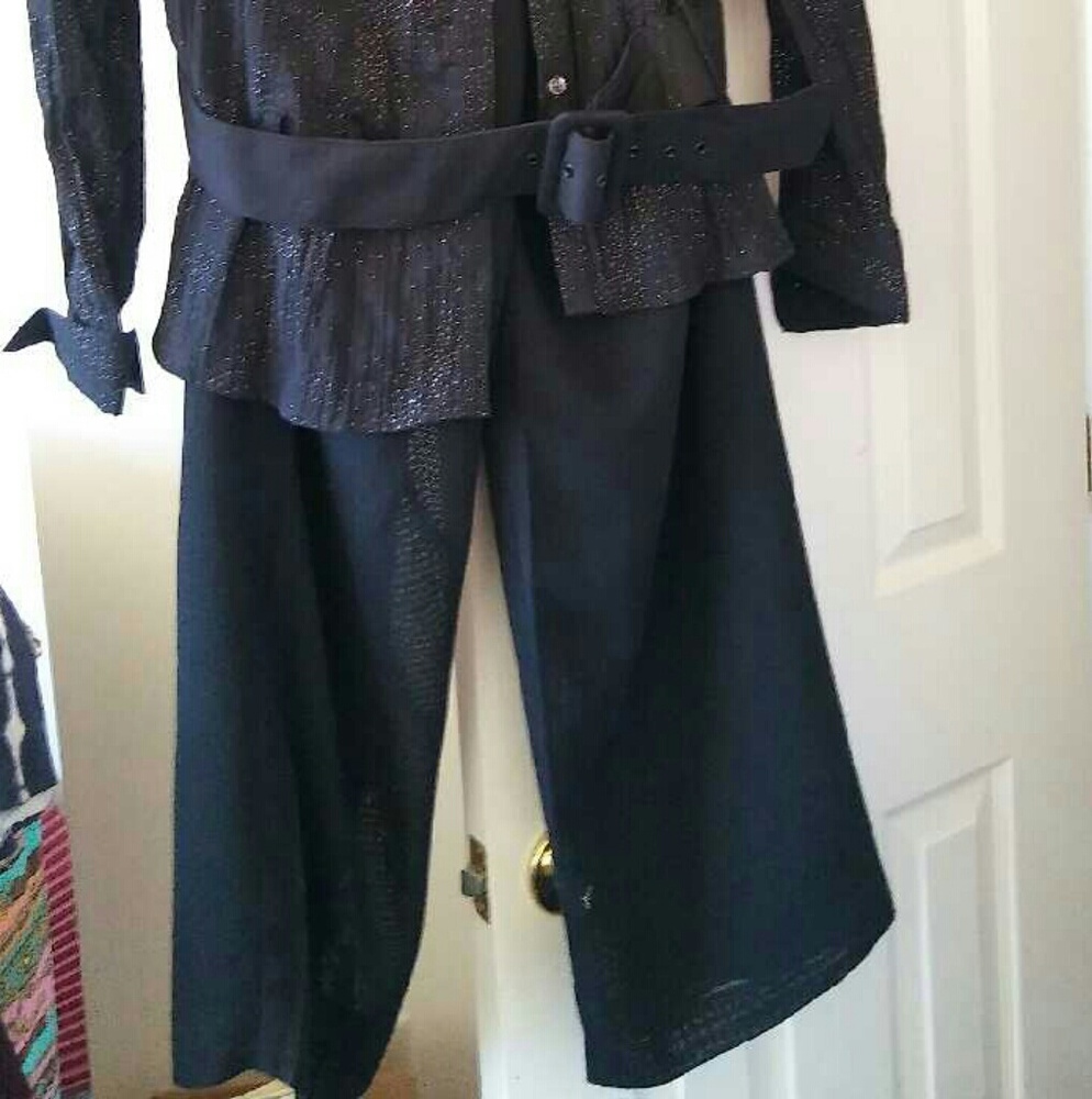 Blouse - Picture 2 of 2