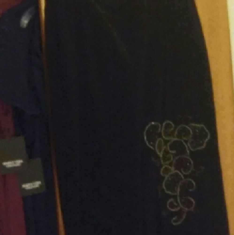 Skirt with design