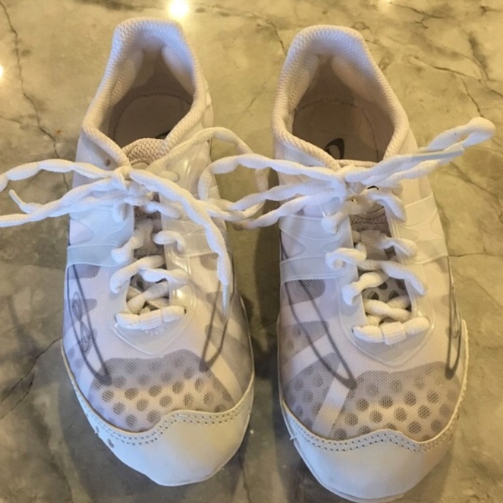 Nfinity cheer shoes