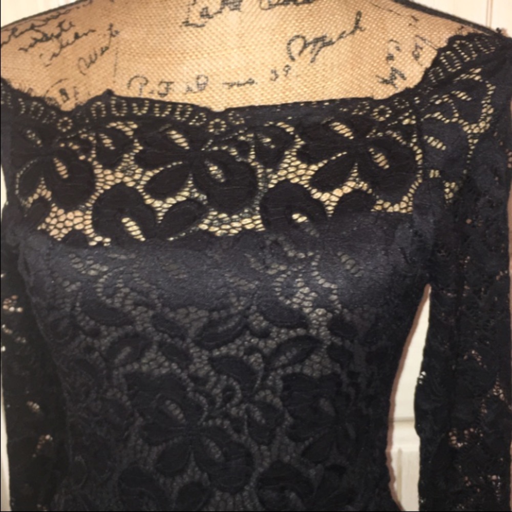 🌺‼️FLASH SALE‼️🌺NWT BLACK OFF SHOULDER TOP🌺🌺