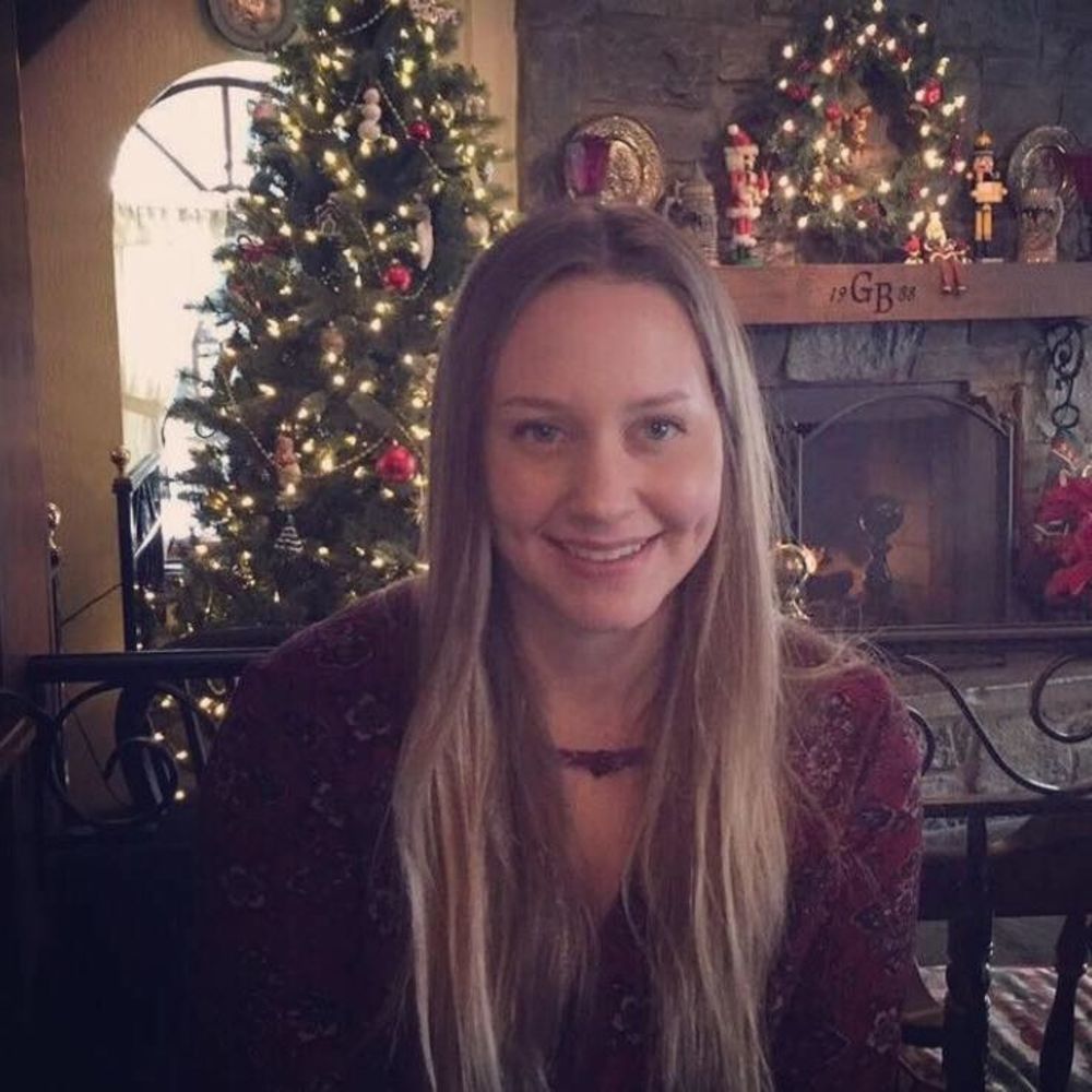 Meet your Posher, Angela