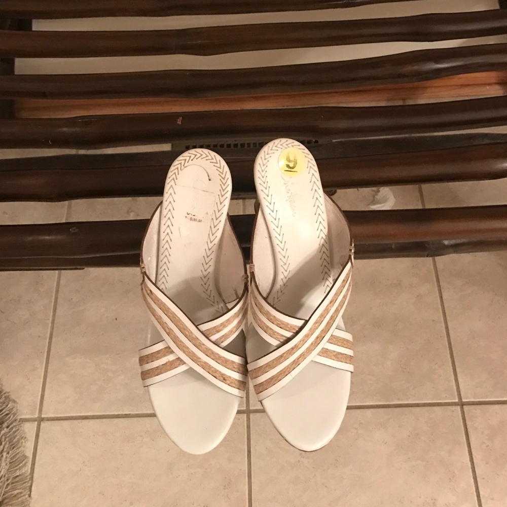 Cole Haan white/brown chunky 2" hills