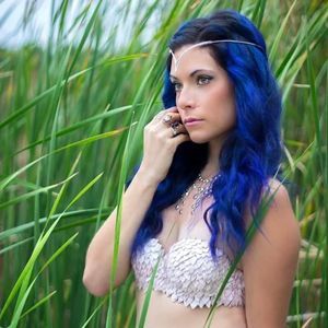 Meet your Posher, Dominique