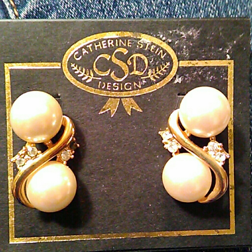 Costume jewelry